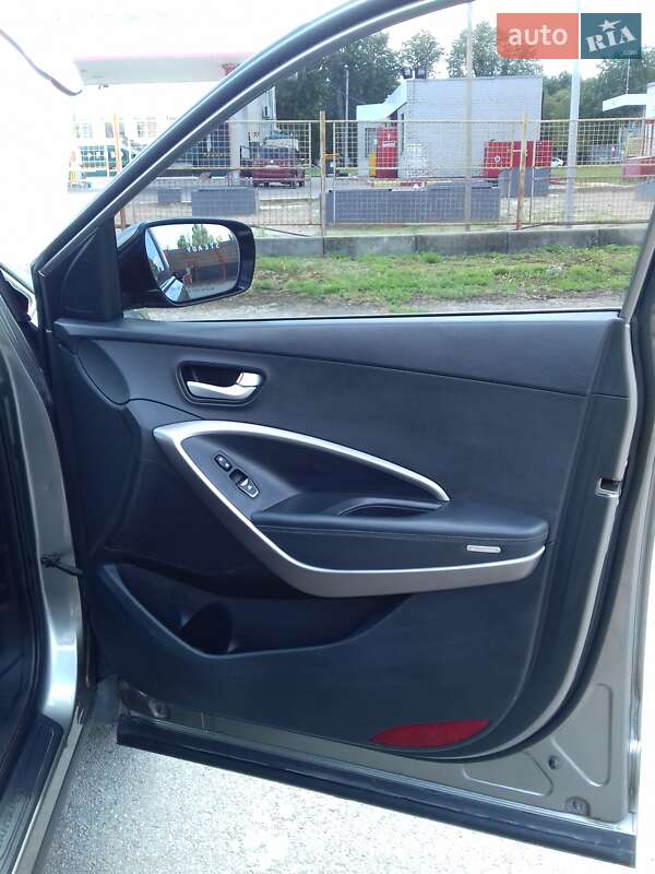 Внедорожник / Кроссовер Hyundai Santa FE 2015 в Харькове