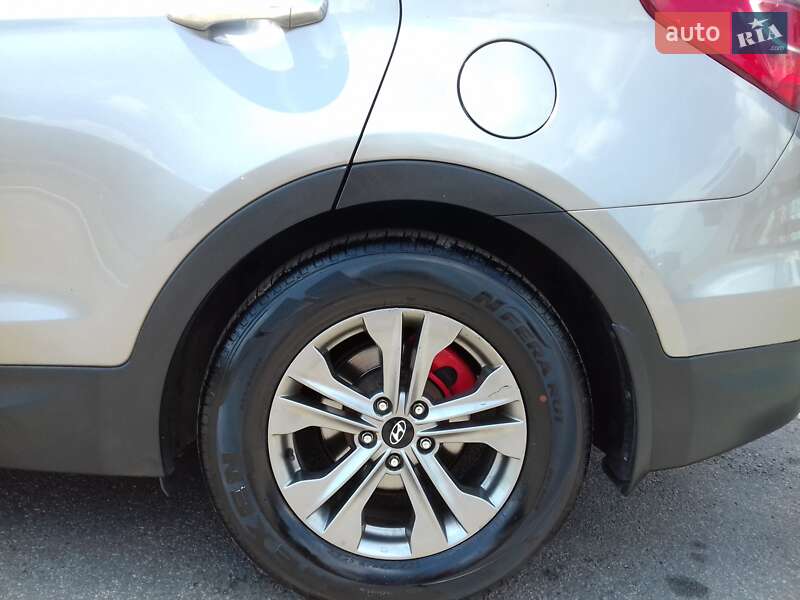 Внедорожник / Кроссовер Hyundai Santa FE 2015 в Харькове