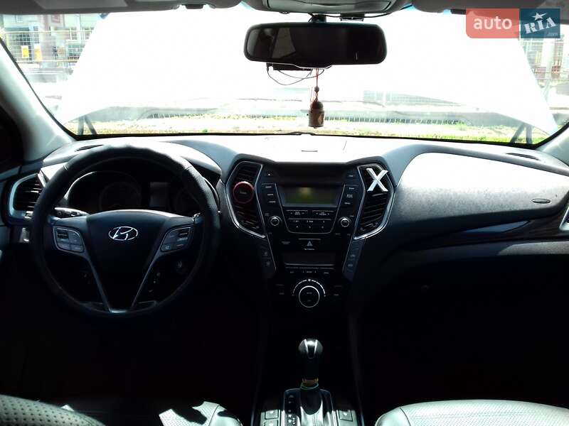 Внедорожник / Кроссовер Hyundai Santa FE 2015 в Харькове