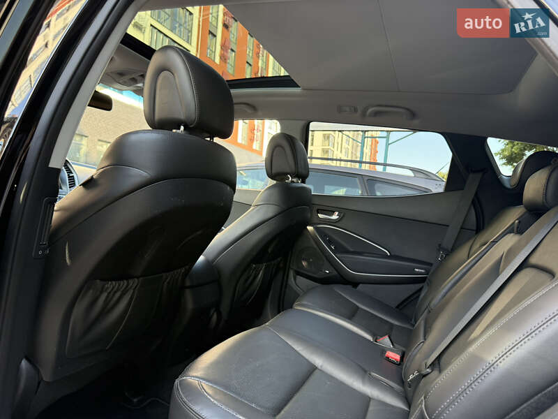 Внедорожник / Кроссовер Hyundai Santa FE 2016 в Ровно