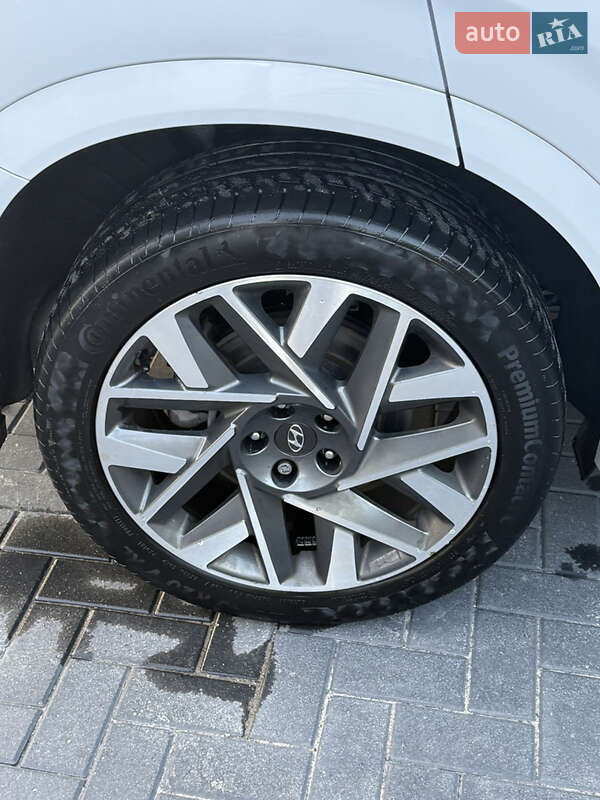 Позашляховик / Кросовер Hyundai Santa FE 2021 в Києві