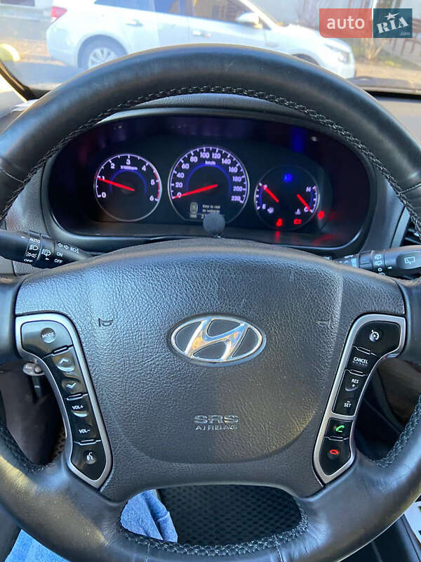 Позашляховик / Кросовер Hyundai Santa FE 2012 в Києві