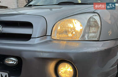 Внедорожник / Кроссовер Hyundai Santa FE 2005 в 
