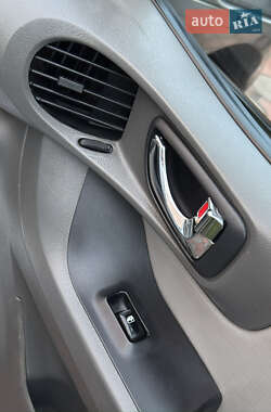 Внедорожник / Кроссовер Hyundai Santa FE 2005 в 