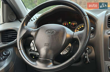 Внедорожник / Кроссовер Hyundai Santa FE 2005 в 
