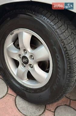 Внедорожник / Кроссовер Hyundai Santa FE 2005 в 