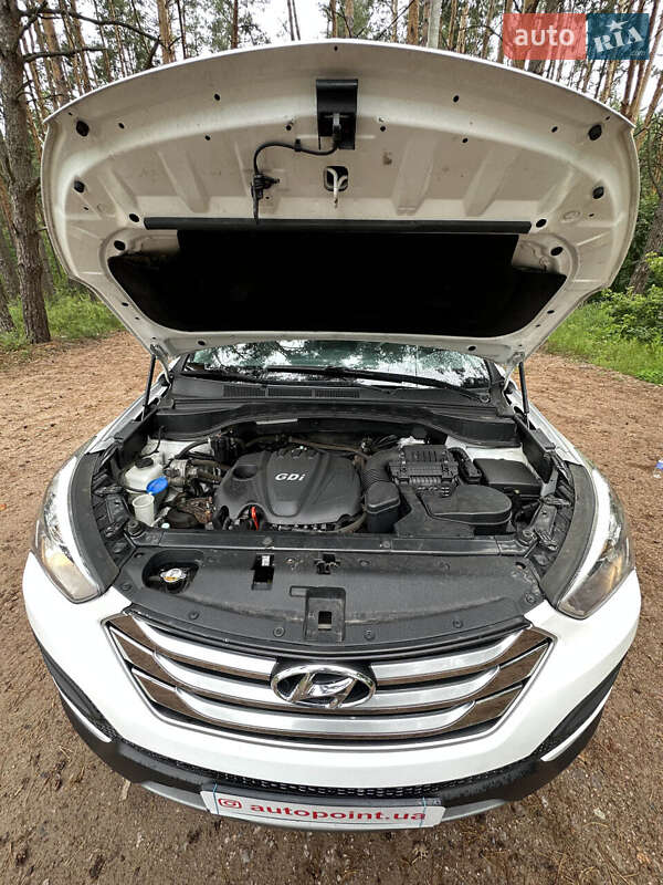 Внедорожник / Кроссовер Hyundai Santa FE 2015 в Белогородке