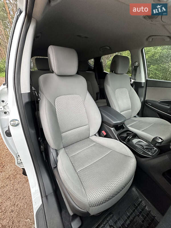 Внедорожник / Кроссовер Hyundai Santa FE 2015 в Белогородке