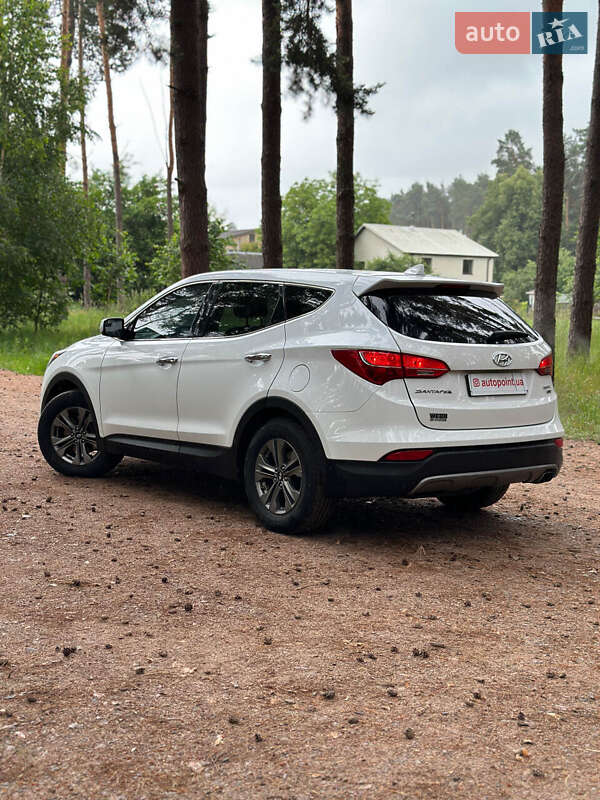 Внедорожник / Кроссовер Hyundai Santa FE 2015 в Белогородке