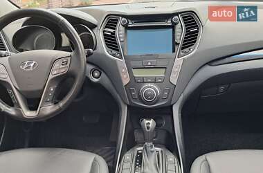 Внедорожник / Кроссовер Hyundai Santa FE 2014 в 