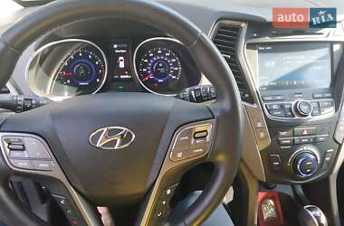 Позашляховик / Кросовер Hyundai Santa FE 2014 в 