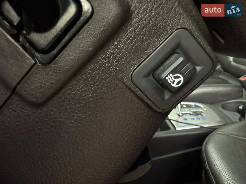 Позашляховик / Кросовер Hyundai Santa FE 2011 в Краснограді