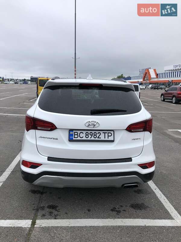 Позашляховик / Кросовер Hyundai Santa FE 2017 в Львові
