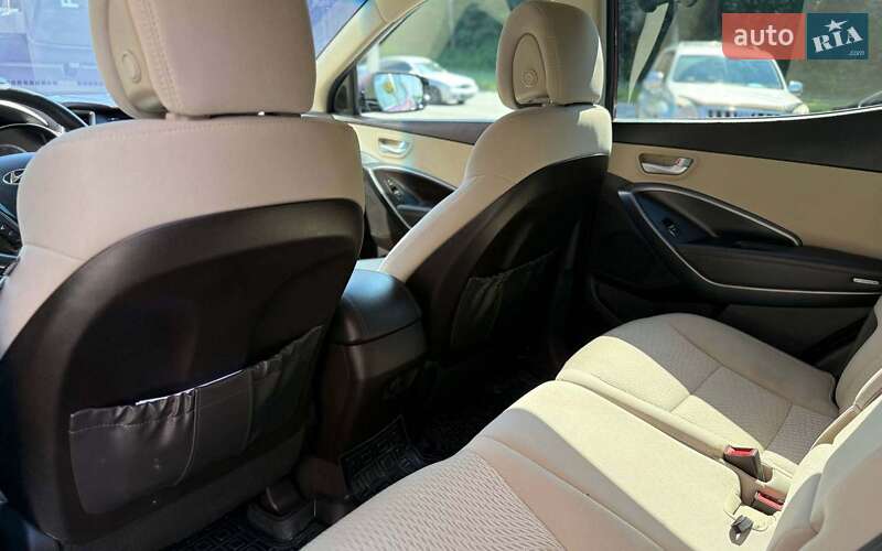 Позашляховик / Кросовер Hyundai Santa FE 2017 в Чернівцях