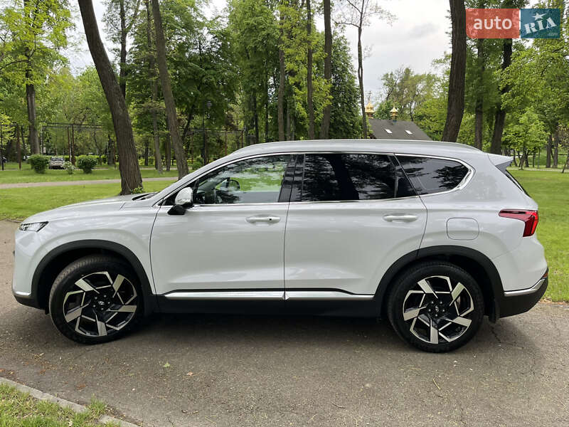 Внедорожник / Кроссовер Hyundai Santa FE 2021 в Киеве