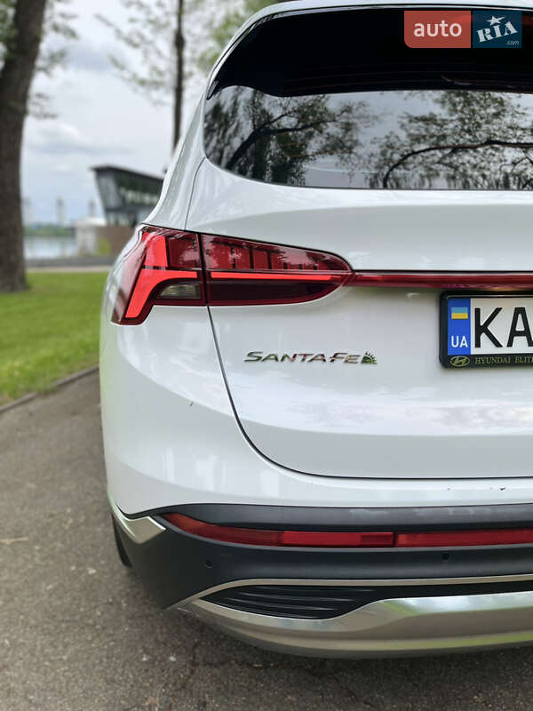 Внедорожник / Кроссовер Hyundai Santa FE 2021 в Киеве