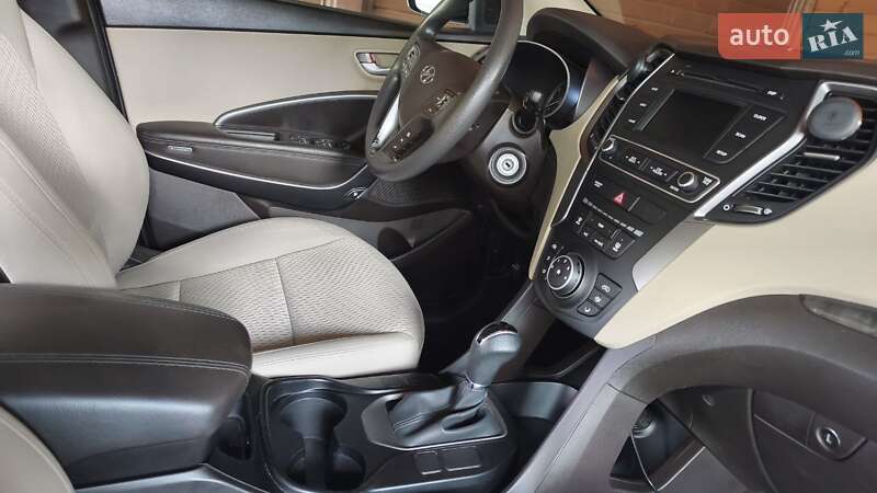 Позашляховик / Кросовер Hyundai Santa FE 2016 в Трускавці