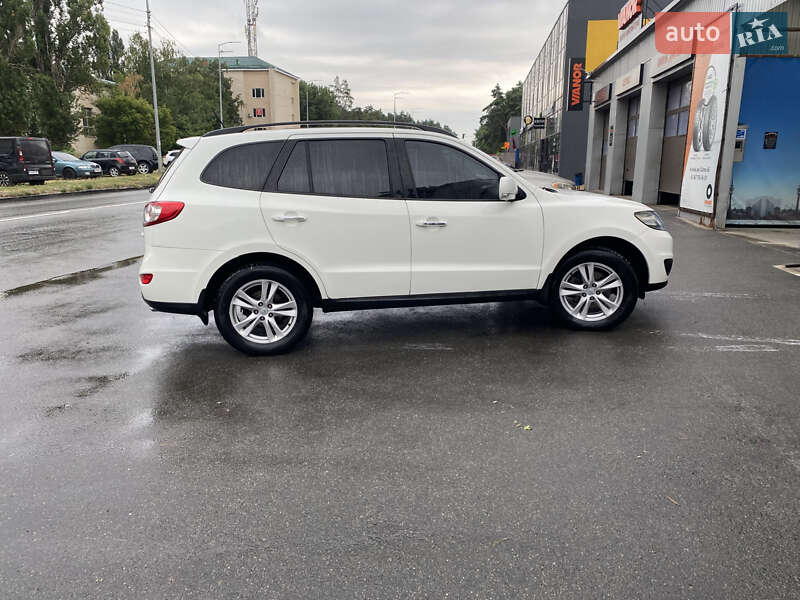 Внедорожник / Кроссовер Hyundai Santa FE 2011 в Киеве