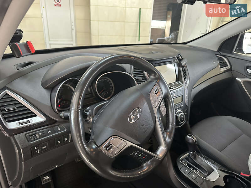 Позашляховик / Кросовер Hyundai Santa FE 2014 в Харкові
