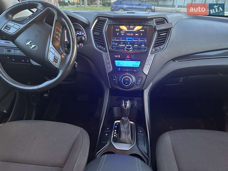 Позашляховик / Кросовер Hyundai Santa FE 2014 в Харкові