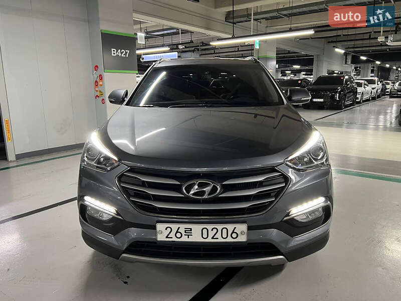 Внедорожник / Кроссовер Hyundai Santa FE 2016 в Киеве