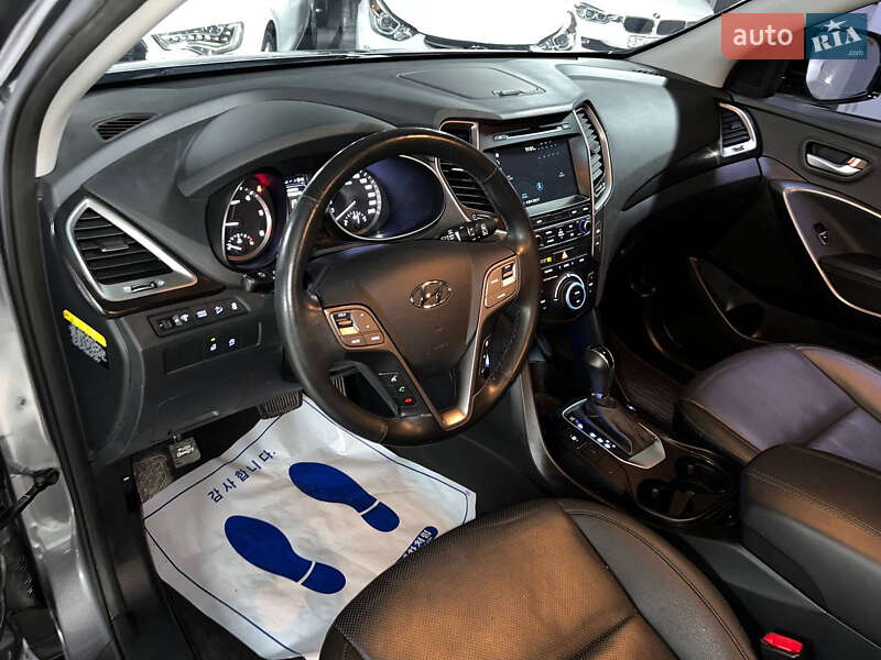 Внедорожник / Кроссовер Hyundai Santa FE 2016 в Киеве
