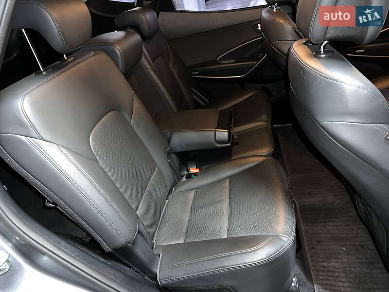 Внедорожник / Кроссовер Hyundai Santa FE 2016 в Киеве