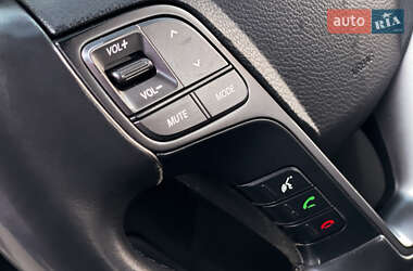 Внедорожник / Кроссовер Hyundai Santa FE 2013 в 