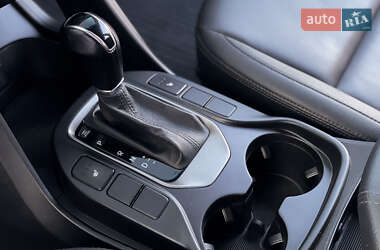 Внедорожник / Кроссовер Hyundai Santa FE 2013 в 