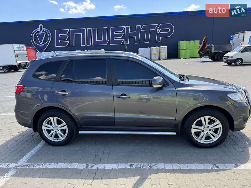 Внедорожник / Кроссовер Hyundai Santa FE 2010 в Ивано-Франковске
