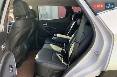 Внедорожник / Кроссовер Hyundai Santa FE 2016 в 