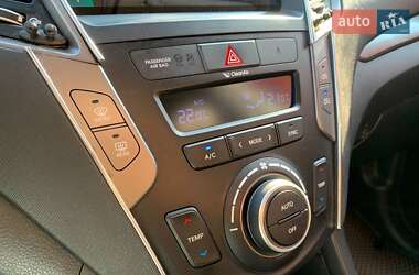Внедорожник / Кроссовер Hyundai Santa FE 2016 в 
