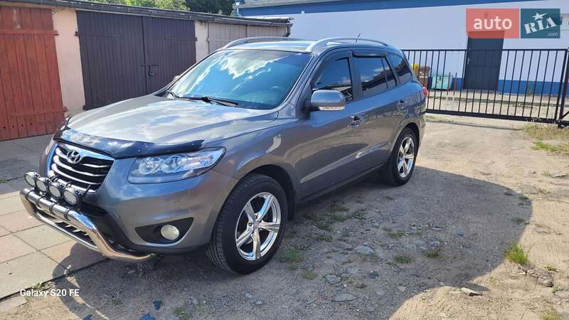 Позашляховик / Кросовер Hyundai Santa FE 2011 в Сумах