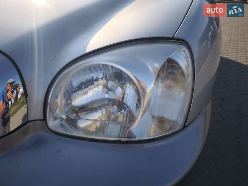 Внедорожник / Кроссовер Hyundai Santa FE 2004 в Жмеринке