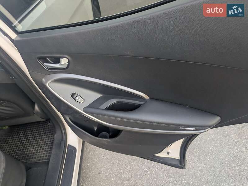 Позашляховик / Кросовер Hyundai Santa FE 2014 в Бердичеві фото 16 Позашляховик / Кросовер Hyundai Santa FE 2014 в Бердичеві