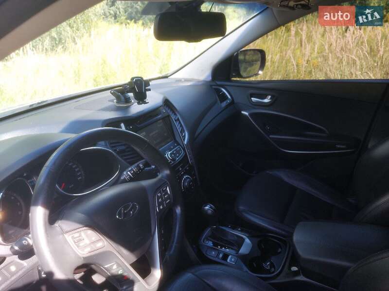 Внедорожник / Кроссовер Hyundai Santa FE 2013 в Вишневом