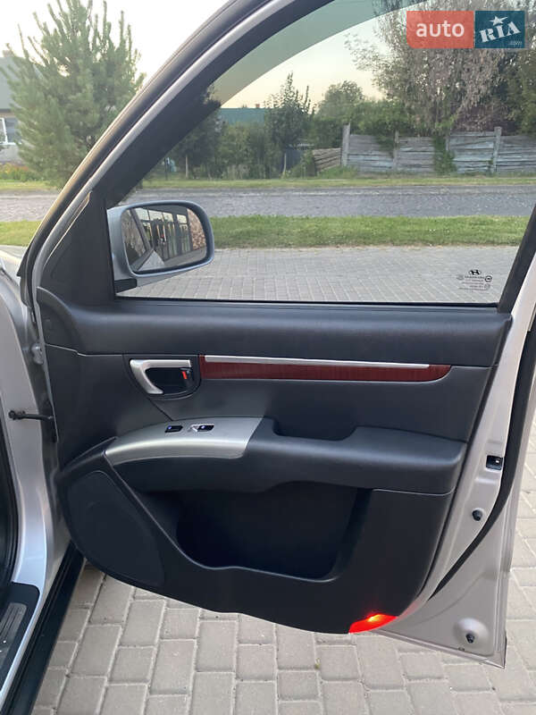 Позашляховик / Кросовер Hyundai Santa FE 2007 в Володимирі