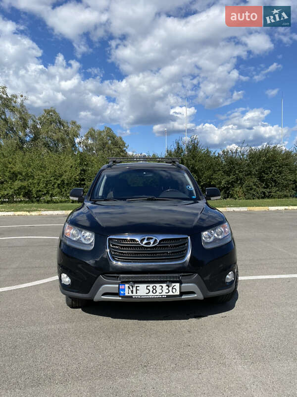 Позашляховик / Кросовер Hyundai Santa FE 2011 в Бучі