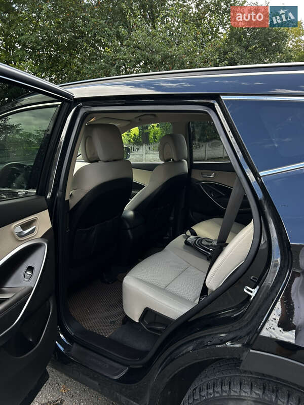 Позашляховик / Кросовер Hyundai Santa FE 2016 в Рівному