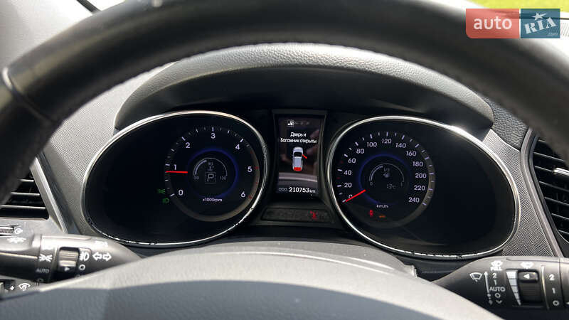 Позашляховик / Кросовер Hyundai Santa FE 2012 в Луцьку