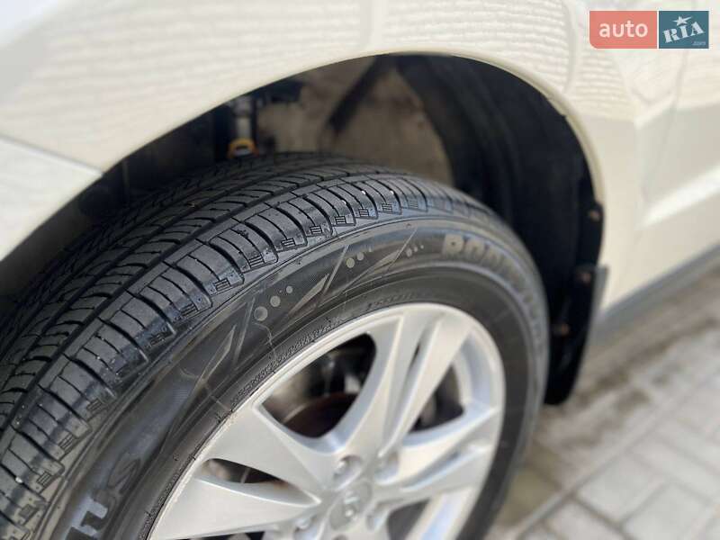 Позашляховик / Кросовер Hyundai Santa FE 2011 в Харкові