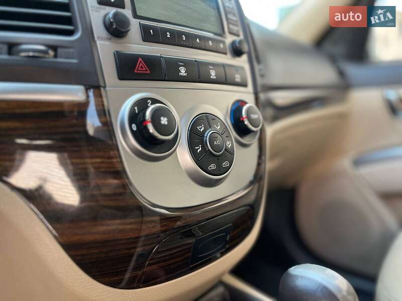 Позашляховик / Кросовер Hyundai Santa FE 2011 в Харкові