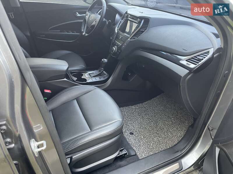Внедорожник / Кроссовер Hyundai Santa FE 2014 в Луцке