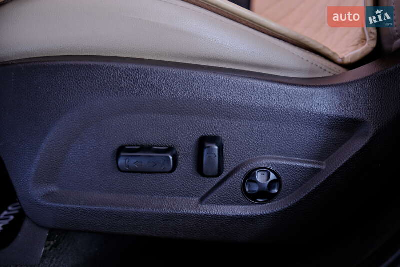 Позашляховик / Кросовер Hyundai Santa FE 2016 в Одесі