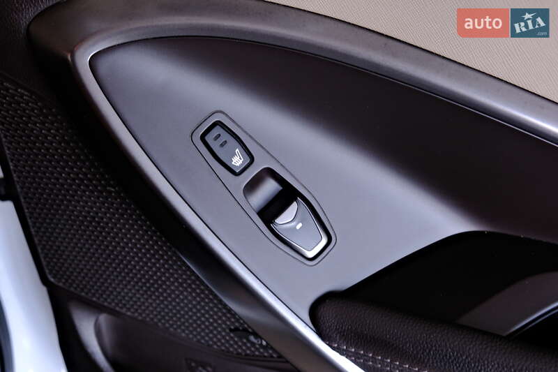 Позашляховик / Кросовер Hyundai Santa FE 2016 в Одесі