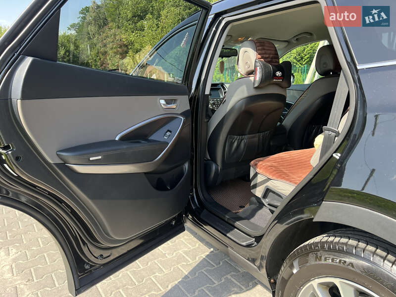 Позашляховик / Кросовер Hyundai Santa FE 2016 в Львові