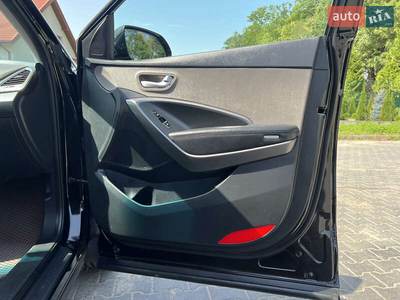 Позашляховик / Кросовер Hyundai Santa FE 2016 в Львові