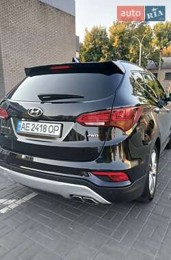 Внедорожник / Кроссовер Hyundai Santa FE 2016 в 