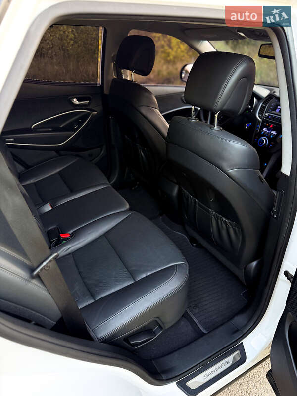 Внедорожник / Кроссовер Hyundai Santa FE 2015 в Краснограде