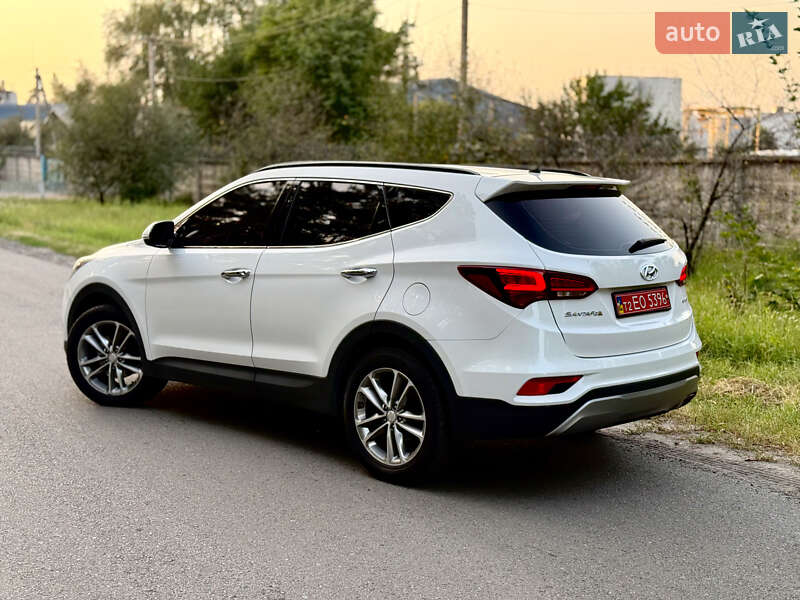 Внедорожник / Кроссовер Hyundai Santa FE 2015 в Краснограде